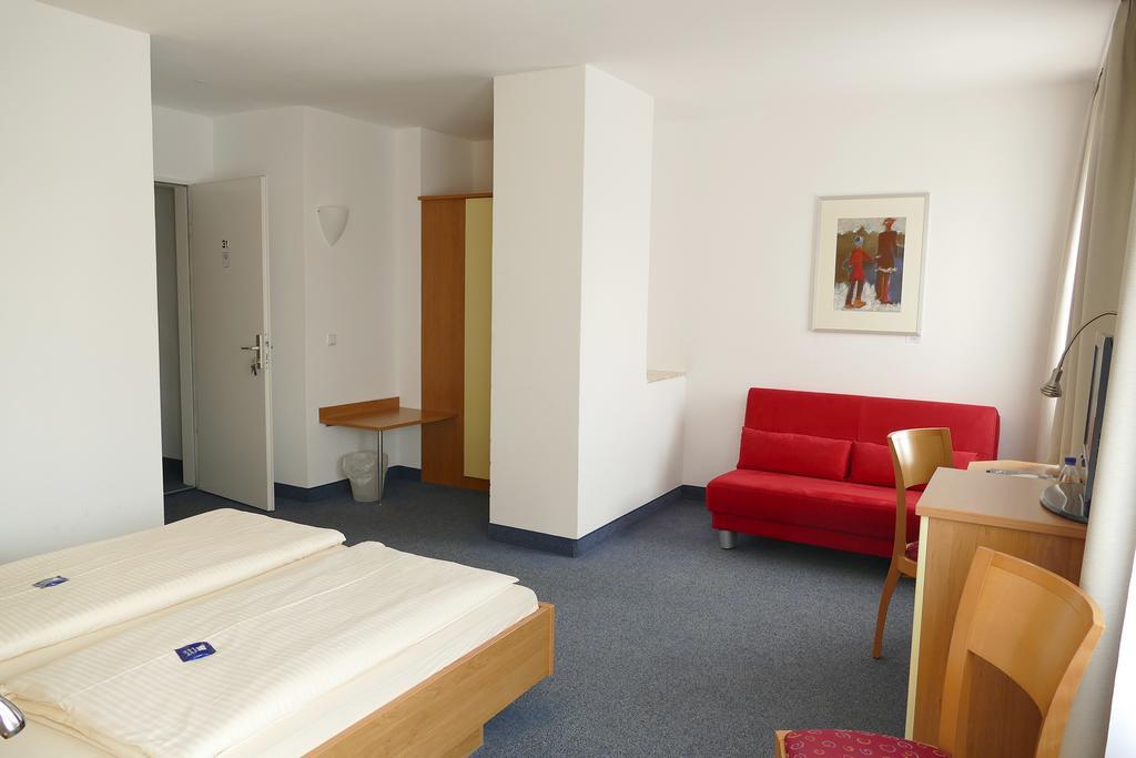 Hasi'S Hotel Grafing bei Muenchen Exterior photo